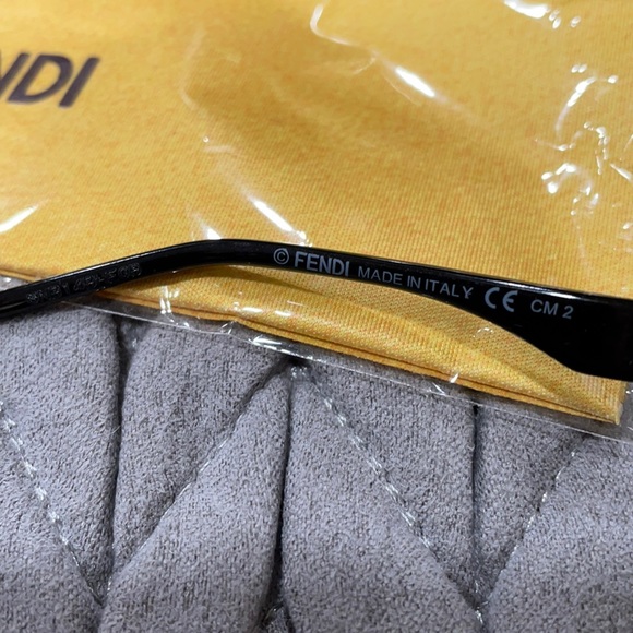 Fendi sunglasses 215 - Picture 3 of 10